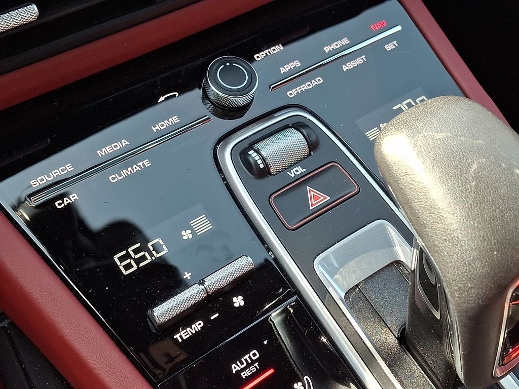 Thumbnail: 2023 Porsche Cayenne - 19