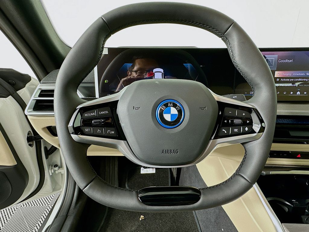 2025 BMW i4 eDrive40 10