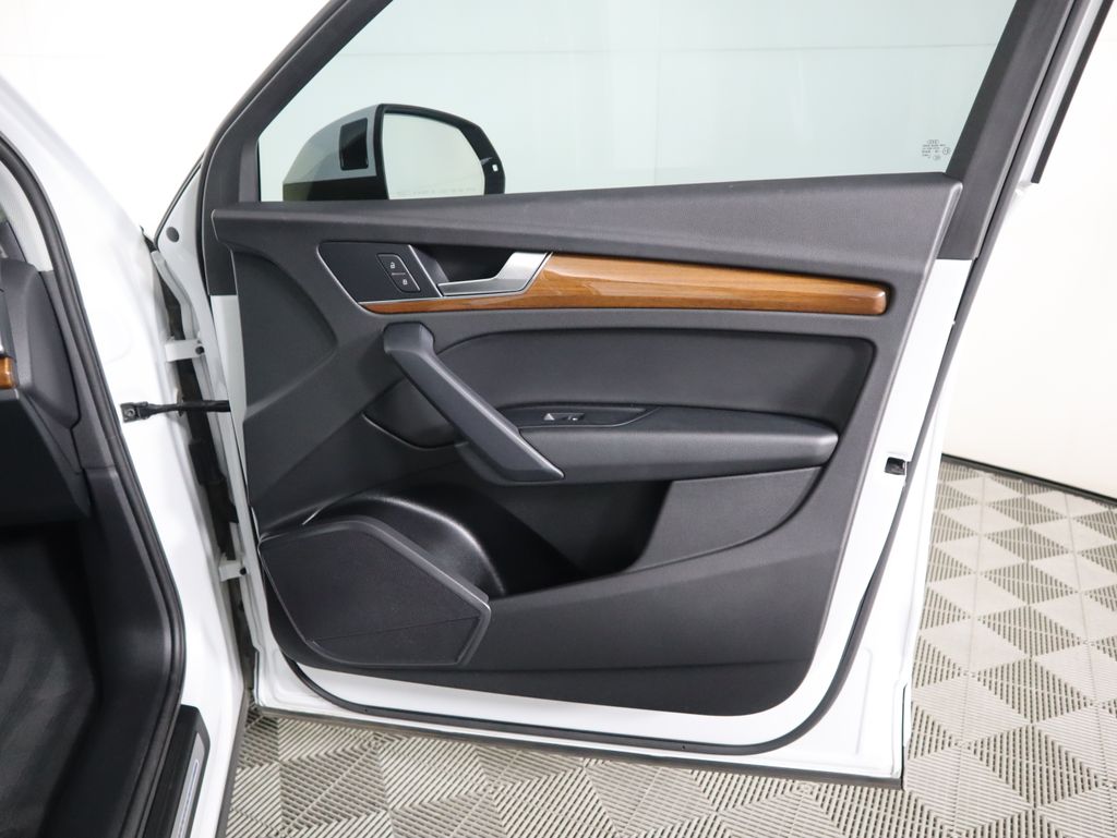 Thumbnail: 2021 Audi Q5 - 25