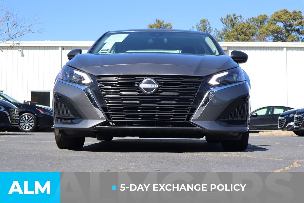 Used 2025 Gray Nissan 2.5 SV image 4
