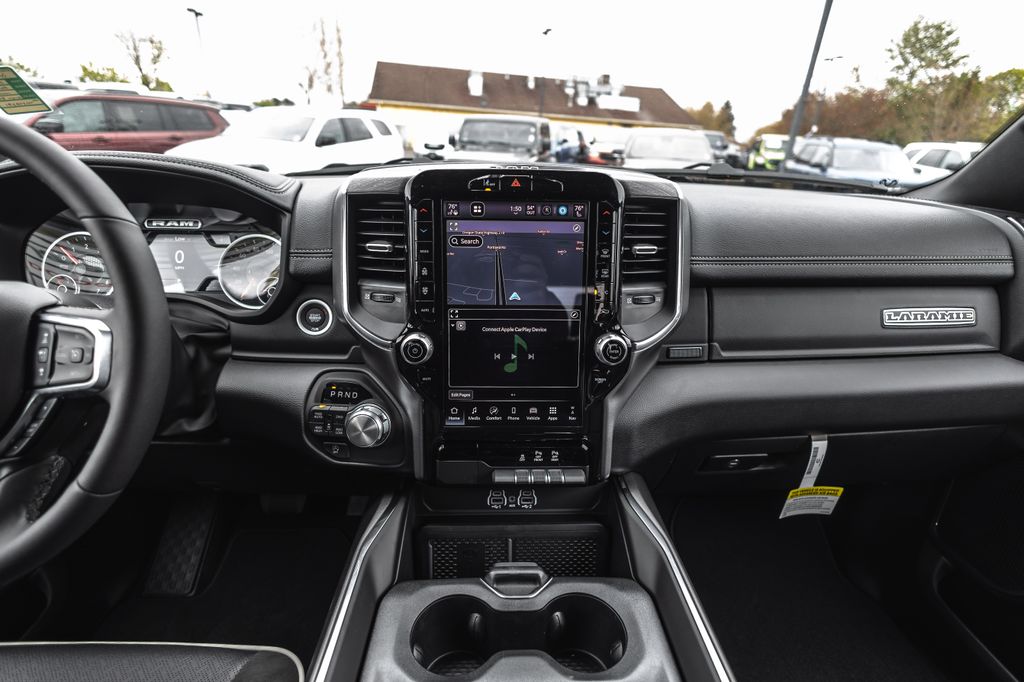 2026 Ram 1500 Laramie thumbnail 32