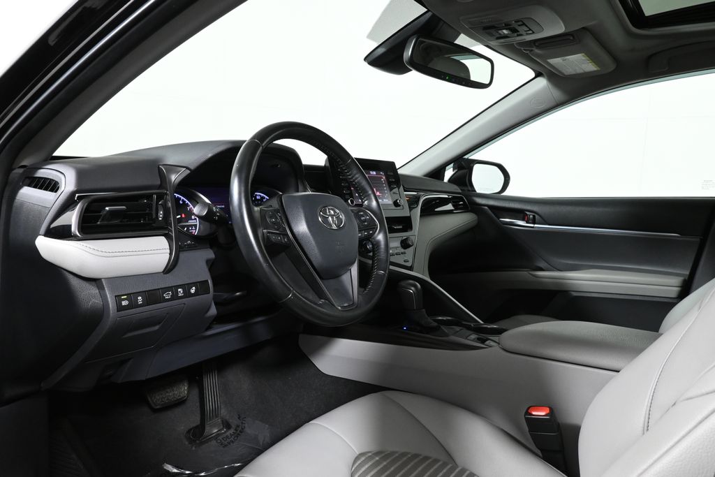 Thumbnail: 2021 Toyota Camry - 16