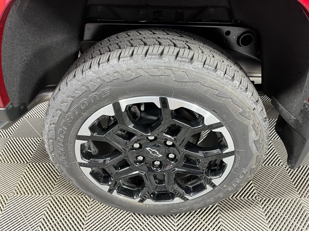 Thumbnail: 2026 Chevrolet Colorado - 15