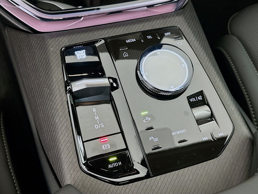 Thumbnail: 2026 BMW X3 - 15