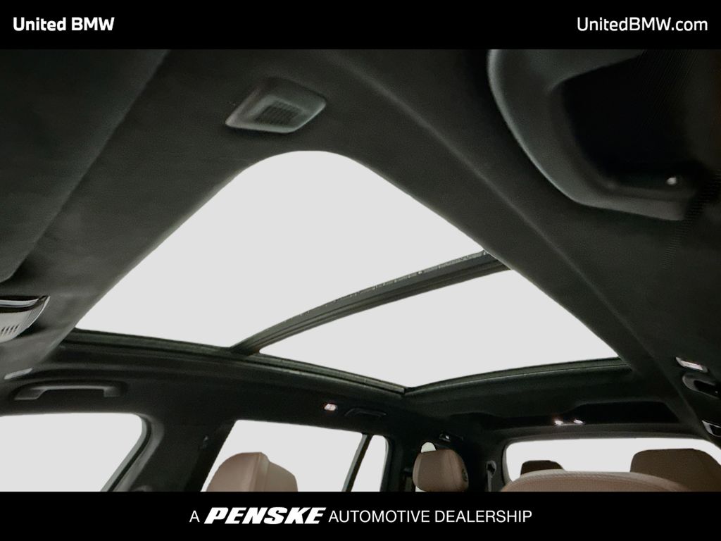 Thumbnail: 2024 BMW X7 - 12