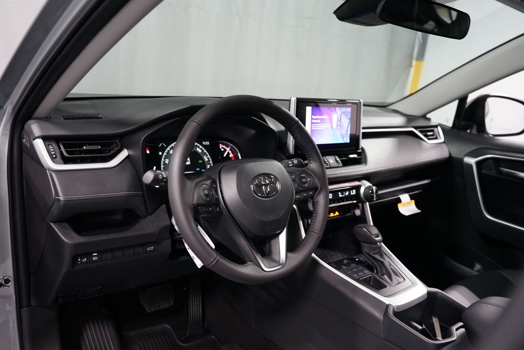 Thumbnail: 2025 Toyota RAV4 - 11
