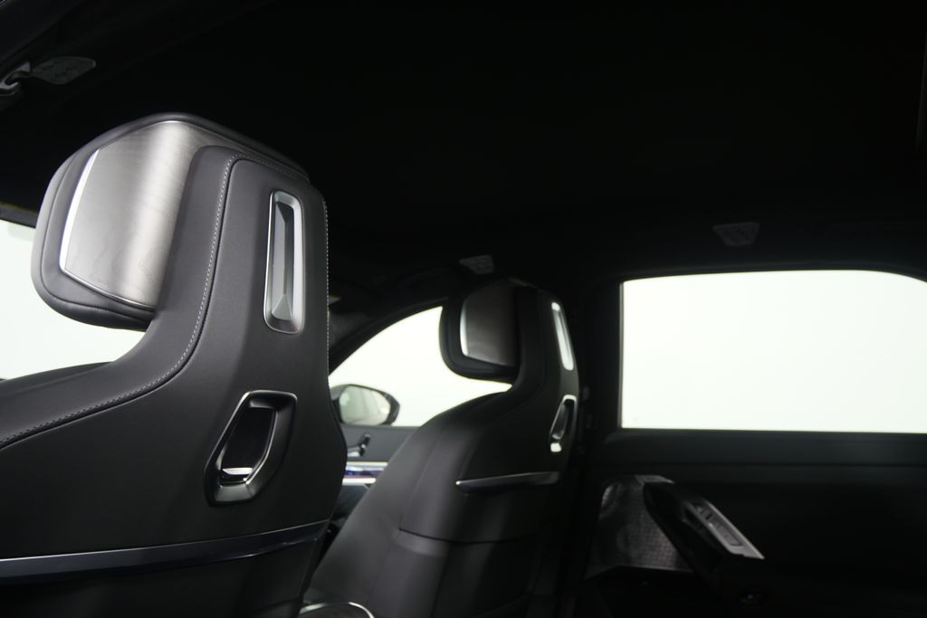 Thumbnail: 2026 BMW 7 Series - 18