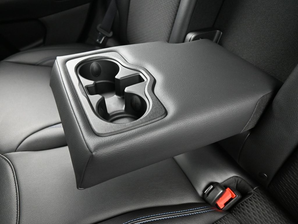 New 2026 Hydro Blue Pearlcoat Jeep Latitude image 28