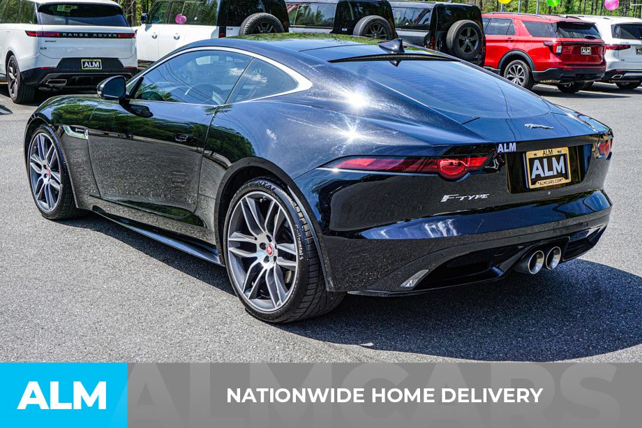 Used 2020 Black Jaguar R-Dynamic image 5