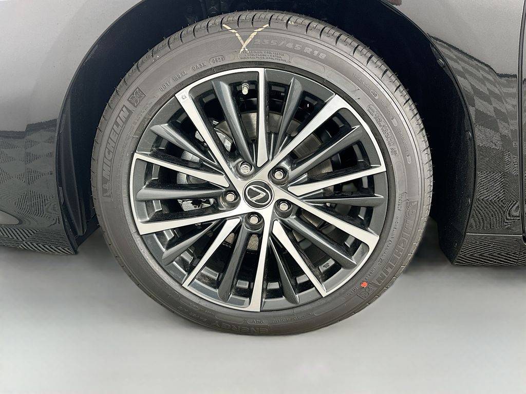 2025 Lexus ES Hybrid 300h 23
