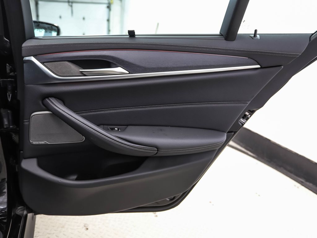 Thumbnail: 2023 BMW 5 Series - 25