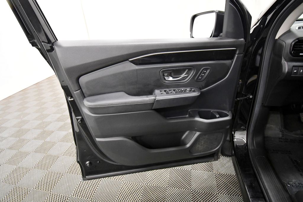 Used 2025 Honda Pilot SUV