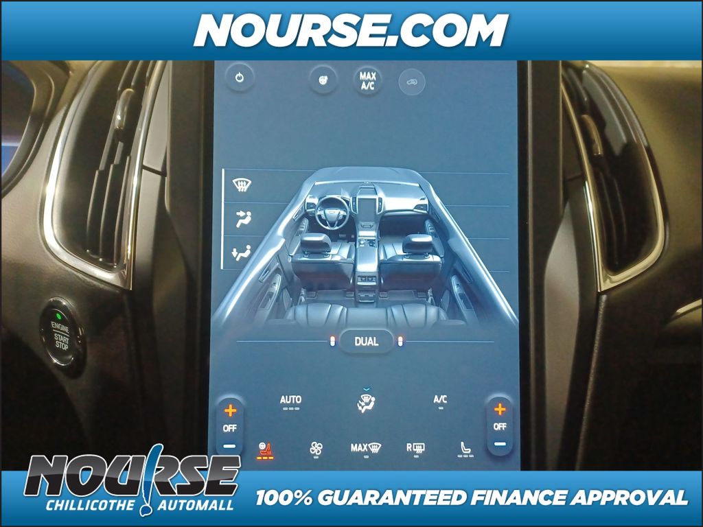 2022 Ford Edge Titanium photo