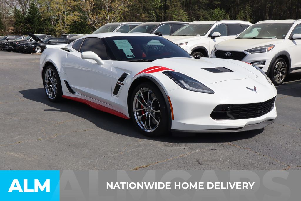 Used 2018 White Chevrolet Grand Sport image 5