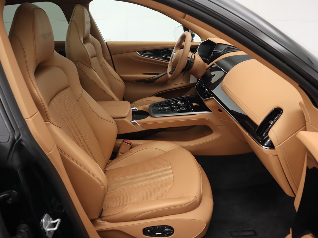 Thumbnail: 2026 Aston Martin DBX - 21