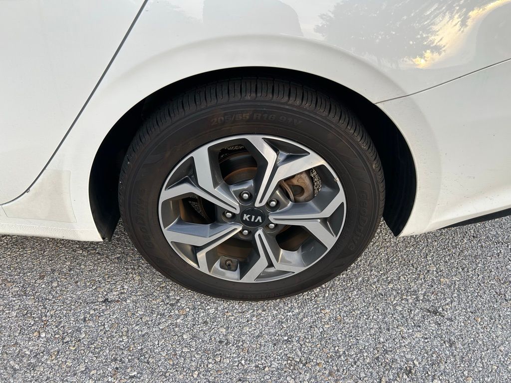 Thumbnail: 2021 Kia Forte - 9
