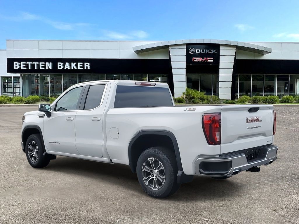 2023 GMC Sierra 1500 SLE 3