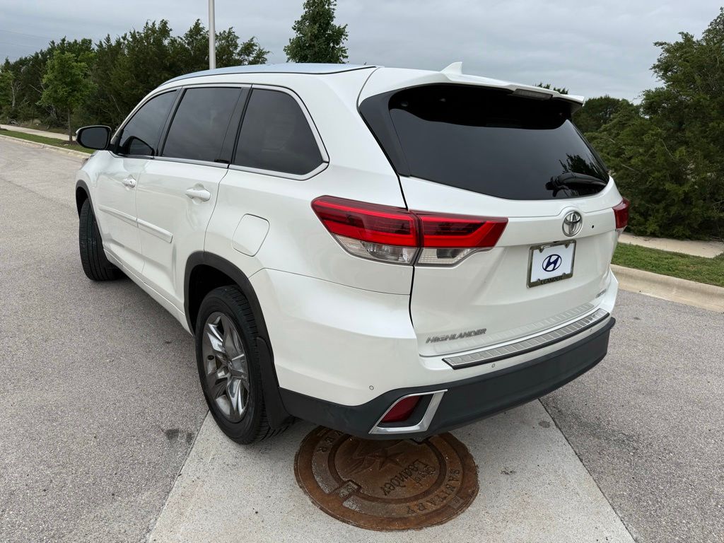 Thumbnail: 2018 Toyota Highlander - 7