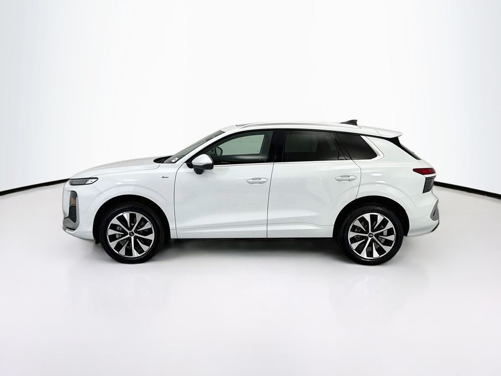 Thumbnail: 2026 Audi Q3 - 8