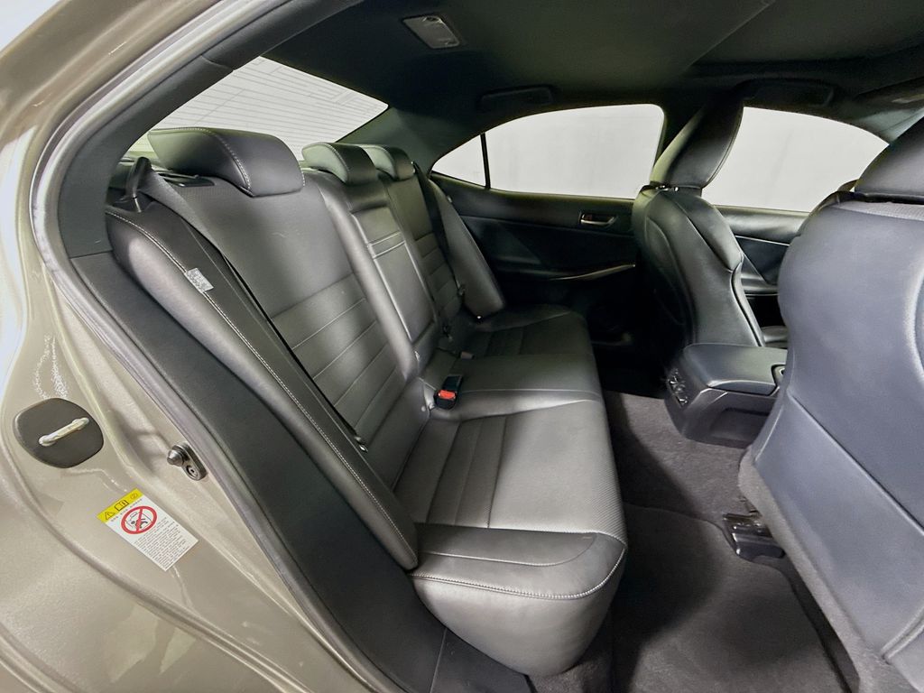 Thumbnail: 2017 Lexus IS - 29