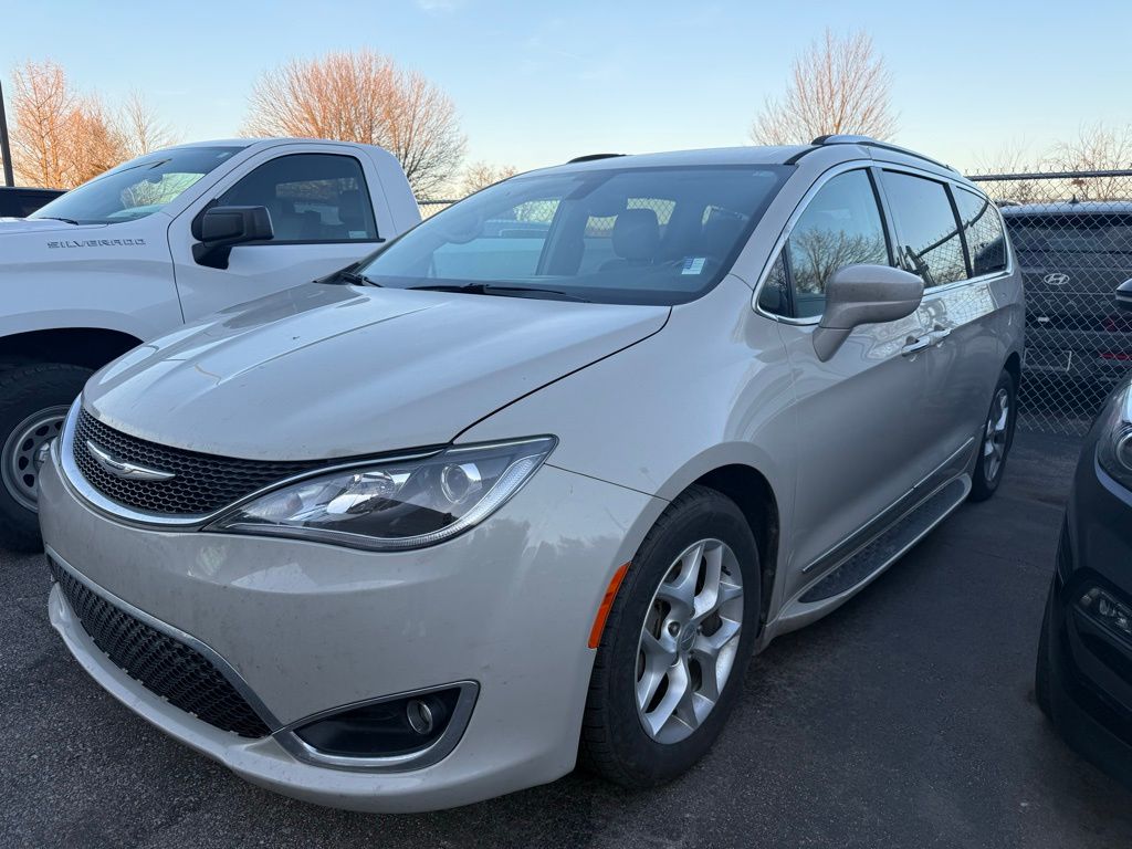 2017 Chrysler Pacifica Touring L Plus FWD