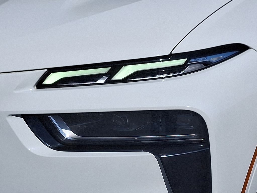 2023 BMW X7 xDrive40i 8