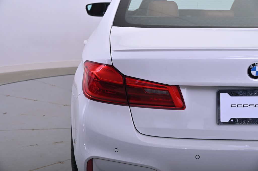 Thumbnail: 2020 BMW M5 - 13