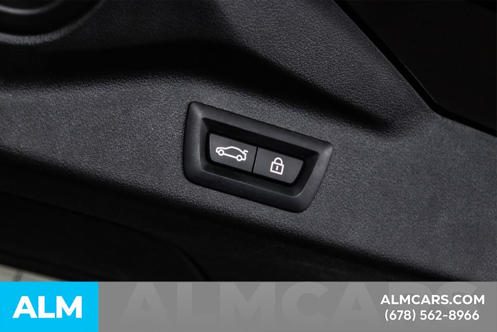 Used 2022 Black BMW xDrive40i image 24