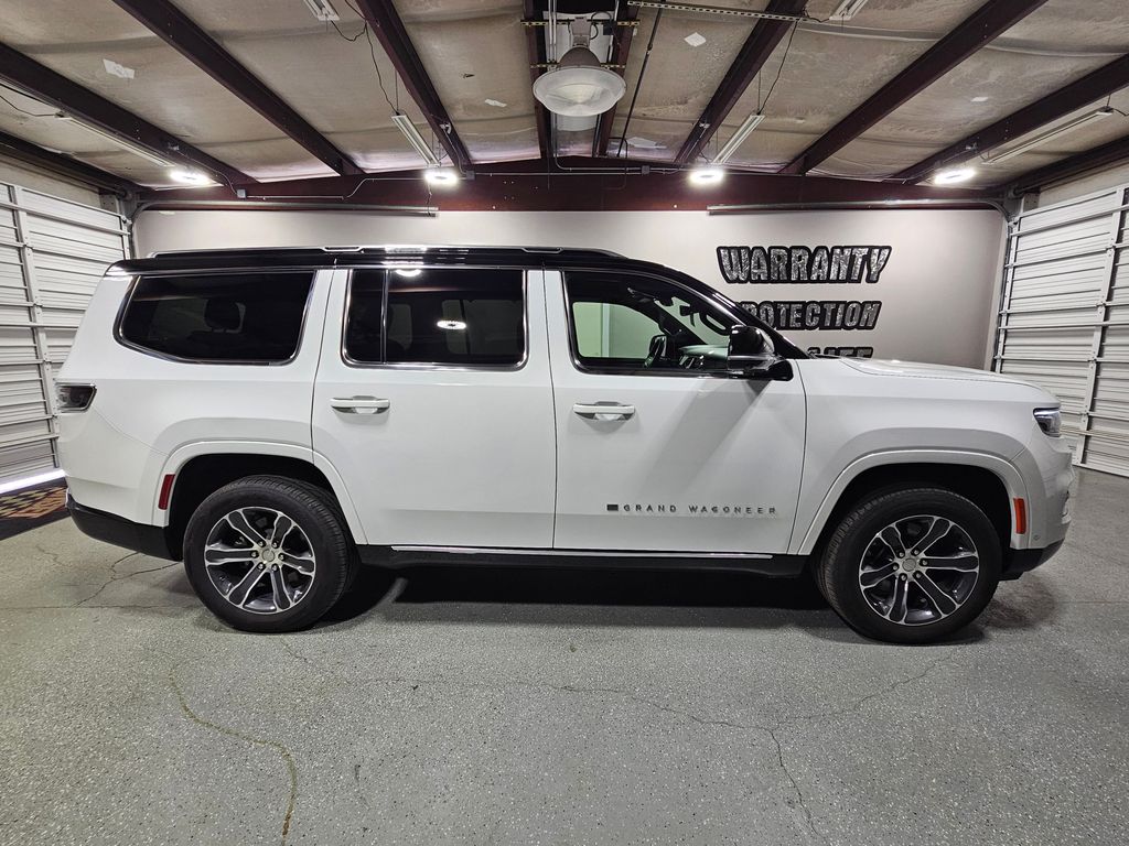 Used 2023 White Jeep Base image 8