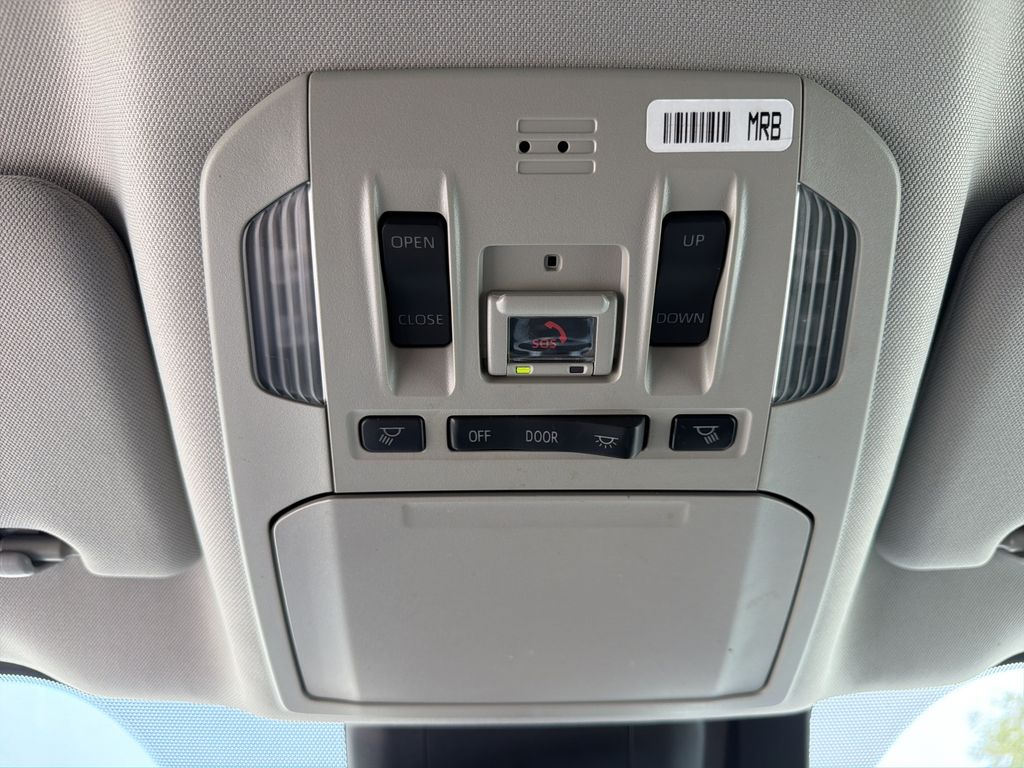 Used 2021 Toyota Highlander Hybrid SUV
