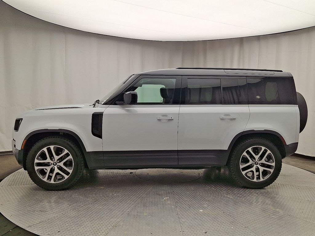 Thumbnail: 2021 Land Rover Defender - 7
