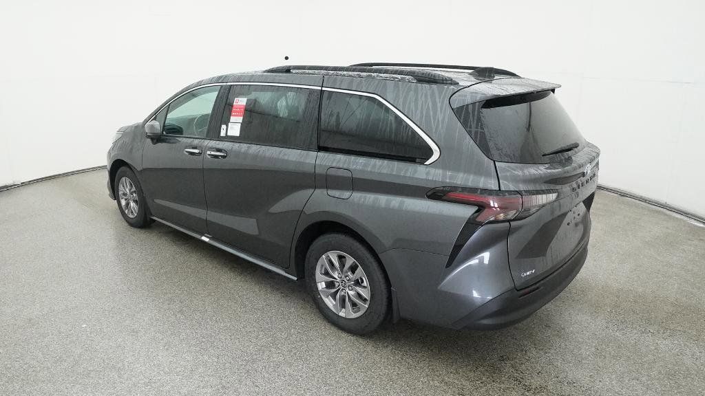 Thumbnail: 2025 Toyota Sienna - 22
