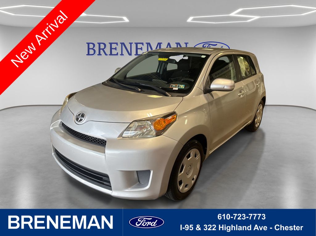 Classic Silver Metallic 2014 Scion xD Hatchback Front-Wheel Drive 4-Speed Automatic Overdrive