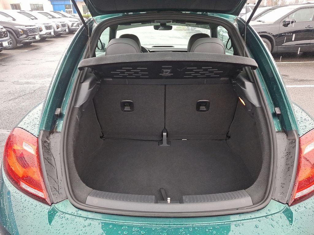 Thumbnail: 2018 Volkswagen Beetle - 29