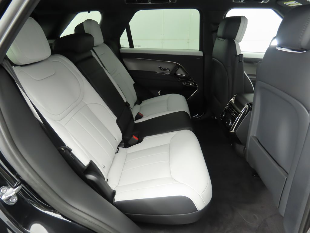 2025 Land Rover Range Rover Sport Dynamic 24