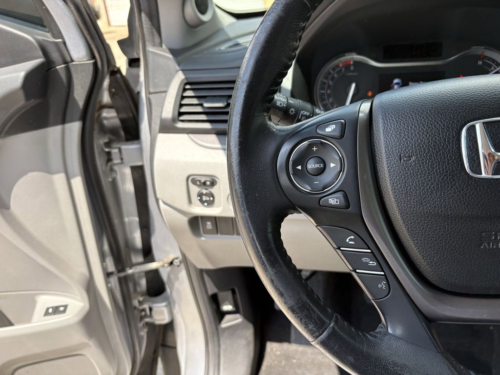 Used 2017 Lunar Silver Metallic Honda EX-L image 8