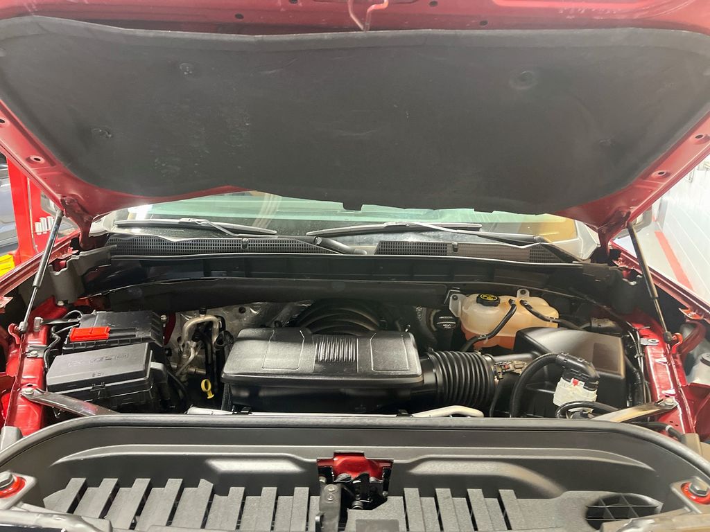 Used 2022 Cayenne Red Tintcoat GMC AT4 image 32