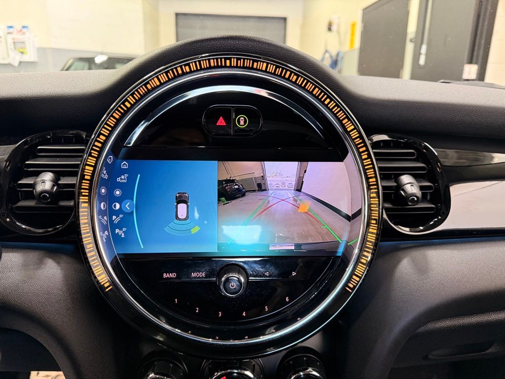 Thumbnail: 2023 MINI Cooper - 17