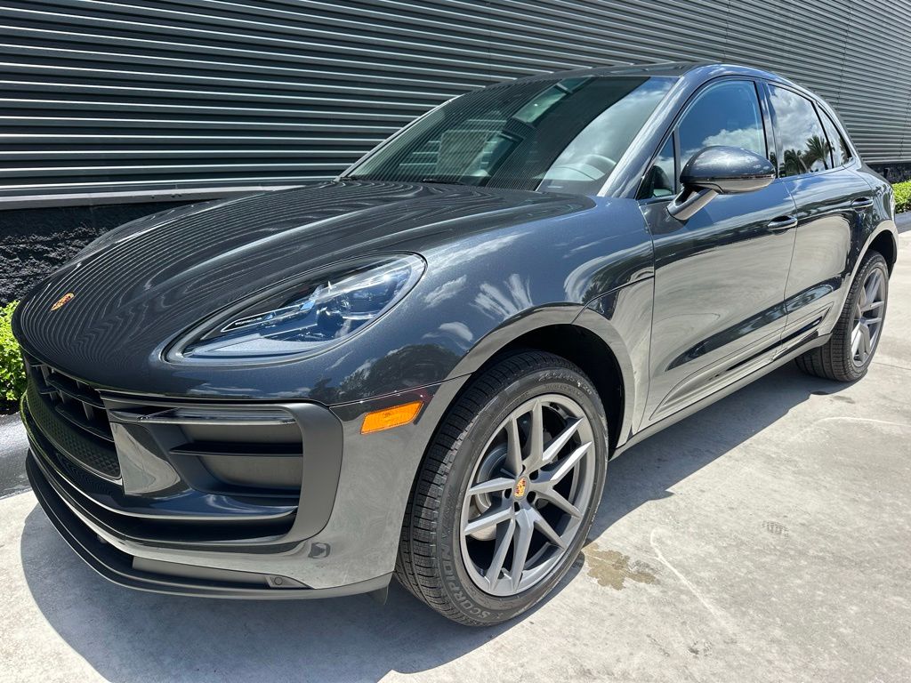 Thumbnail: 2026 Porsche Macan - 6