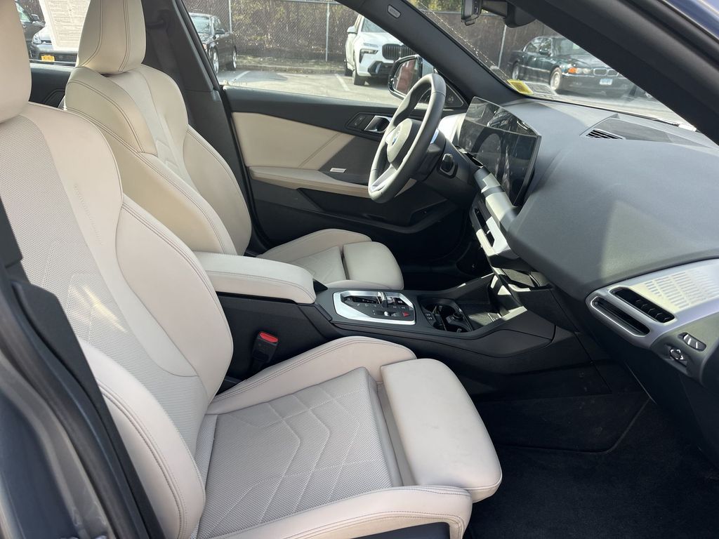 Thumbnail: 2025 BMW 2 Series - 25