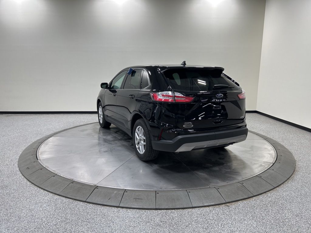 used 2024 Ford Edge car, priced at $30,976