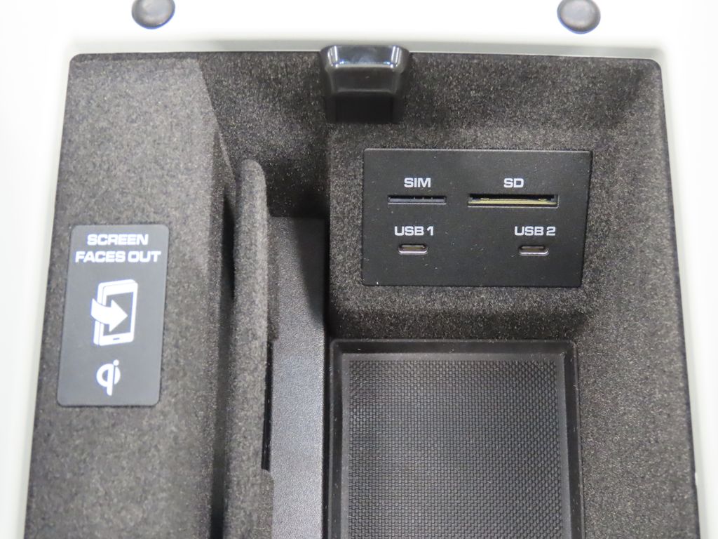 Thumbnail: 2026 Porsche Macan - 32