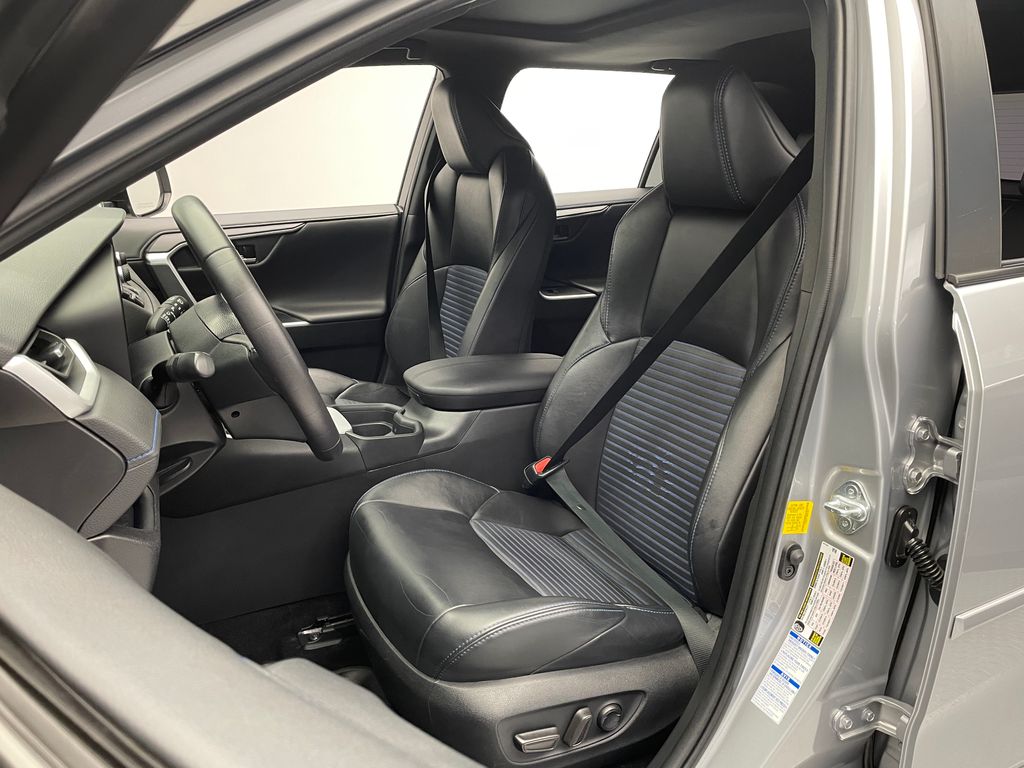 2021 Toyota RAV4 XSE 13