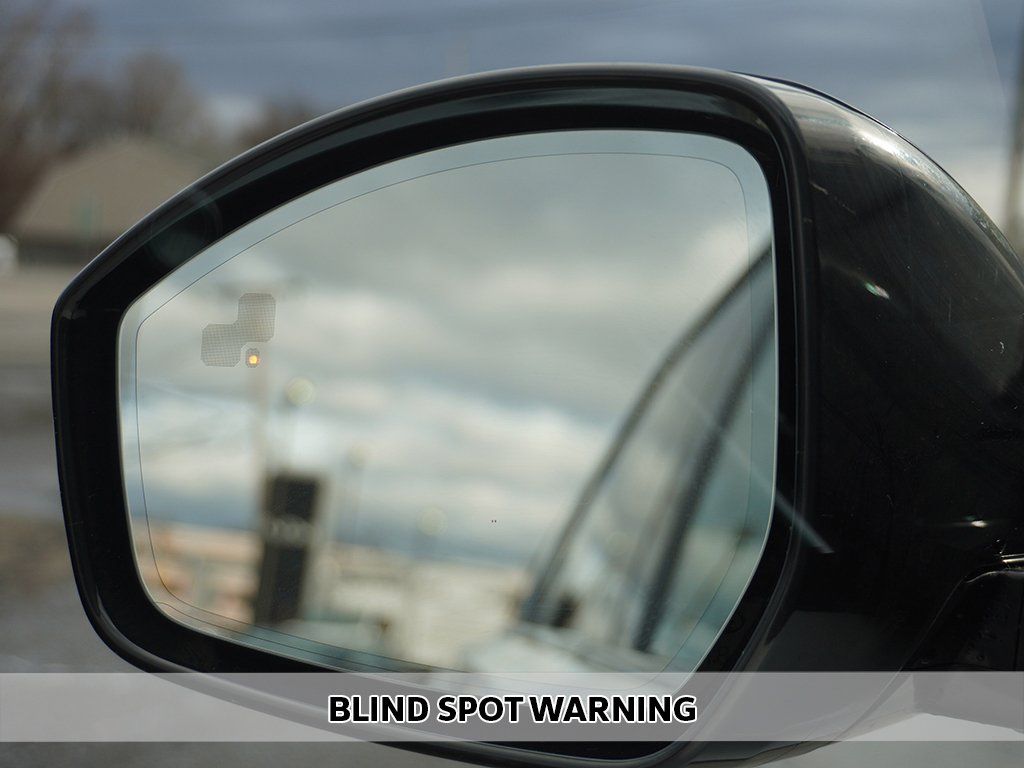 Used 2023 White Land Rover HST image 8