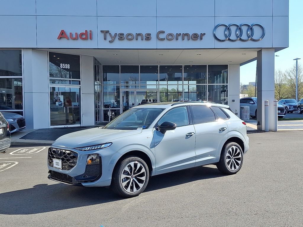 Thumbnail: 2026 Audi Q3 - 1