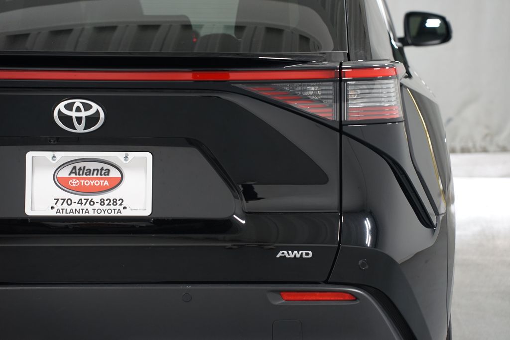 Thumbnail: 2024 Toyota bZ4X - 10