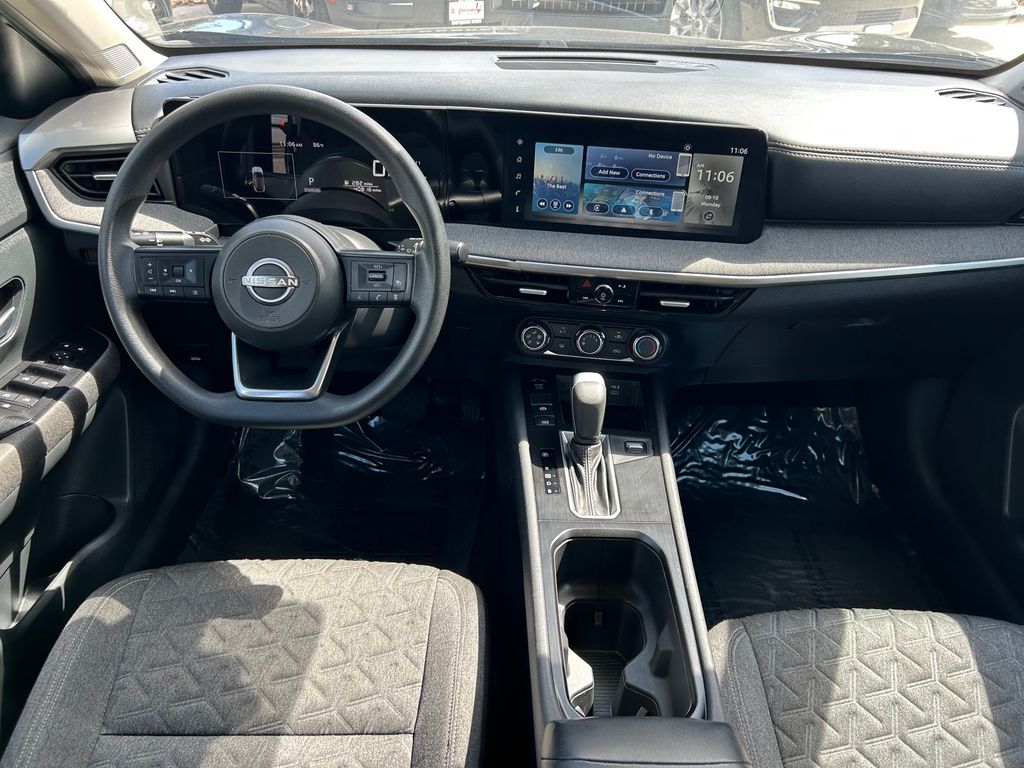 Used 2025 Nissan Kicks SUV
