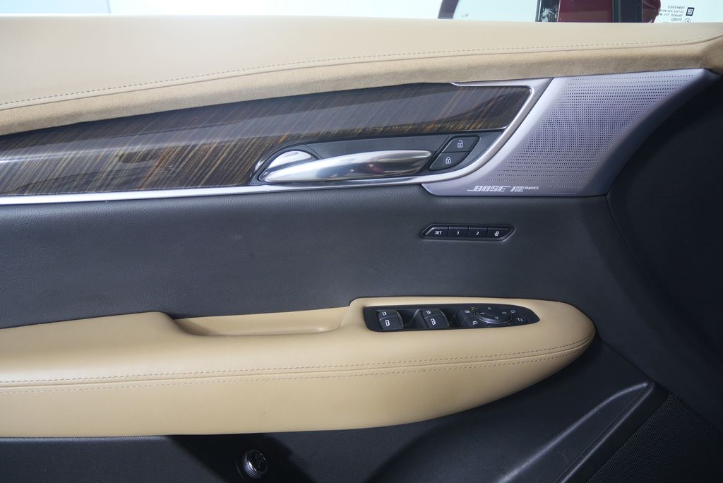 Thumbnail: 2024 Cadillac XT6 - 9