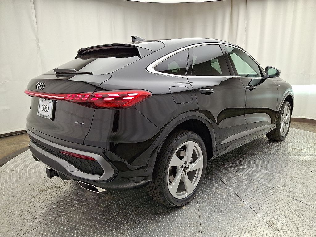 Thumbnail: 2025 Audi Q5 - 3