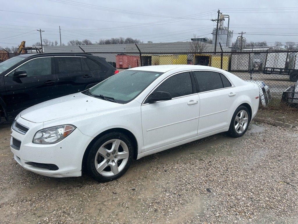 Summit White 2012 Chevrolet Malibu Sedan Front-Wheel Drive 6-Speed Automatic Overdrive